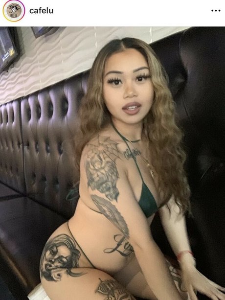 Cafe Lu Girls modèle chaud des photos