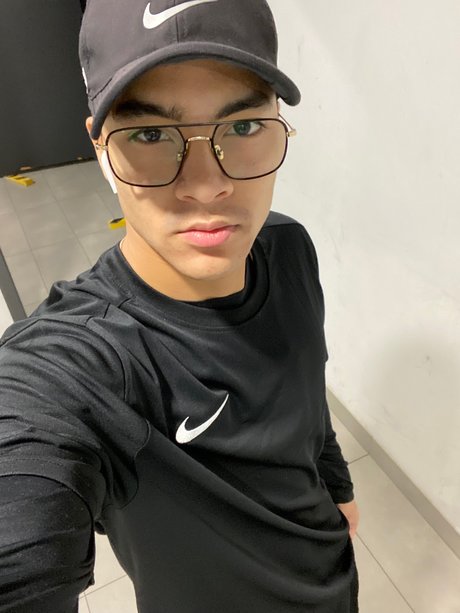 Dondo Gremory star du porno adulte images