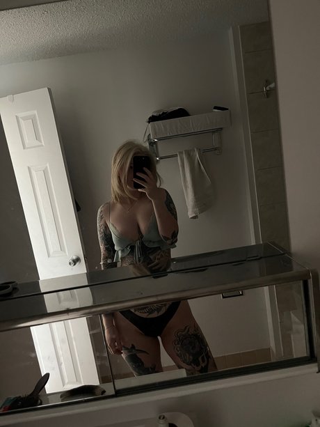 Unknownalison haut de star du porno galeries