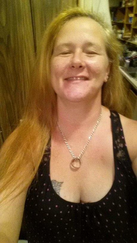 Lady Trinity Goddess of Fire star érotique des photos