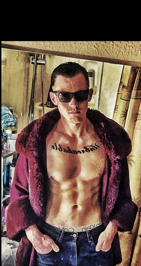 TaylorPryBDE haut modèle galerie