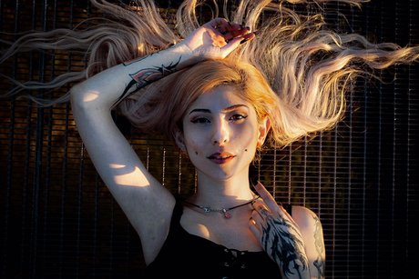 Madame Orchid modèle érotique archive