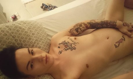 Mikael Saint actrice sexy galerie