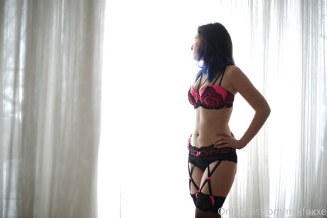 Nyx Foxxe star du porno galeries