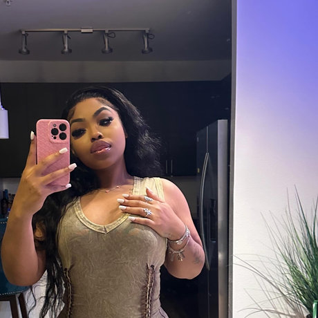 Brat doll star érotique des photos