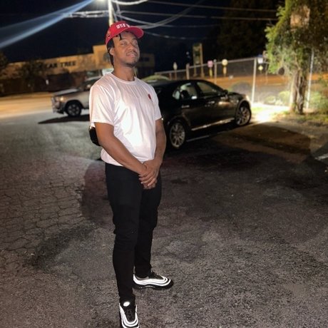 Slim Pipes star du porno chaud image