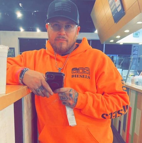 NorsePagan88 art modèle des photos