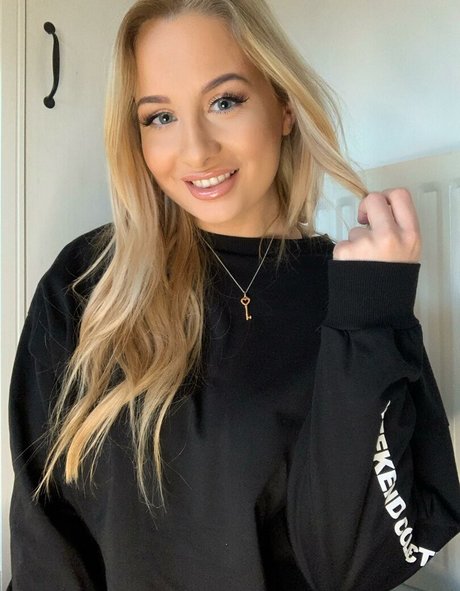 aadrianarose modèle de haute qualité des photos