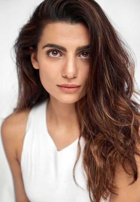 Claudia Doumit actrice érotique archive