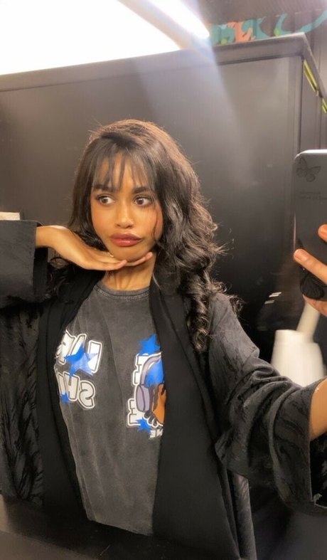 oil7ll mannequin photo