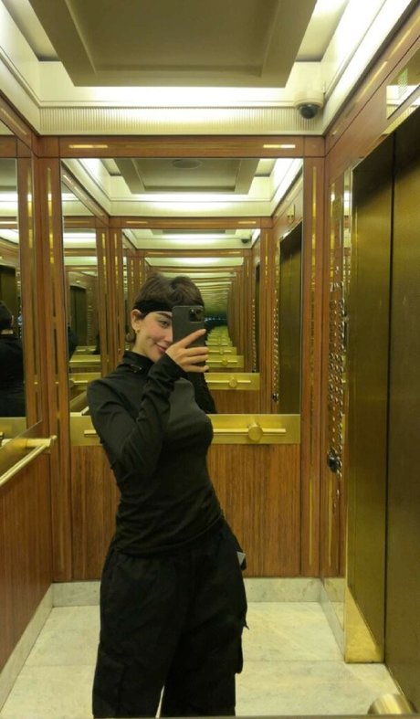 Roz Idrissi modèles nus img