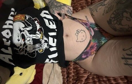 FaceTatMami star du porno gratuite img