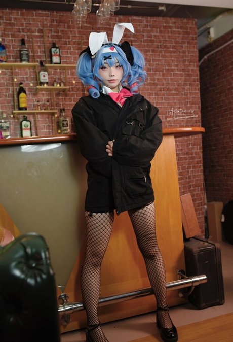 Ashita Meow modèle artistique image