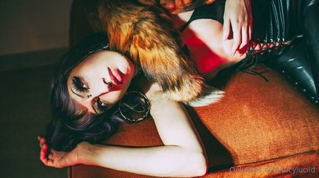 lucyluciid star du porno exclusive photo