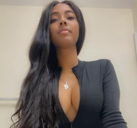 Sasha Chevolleau modèle xxx galeries