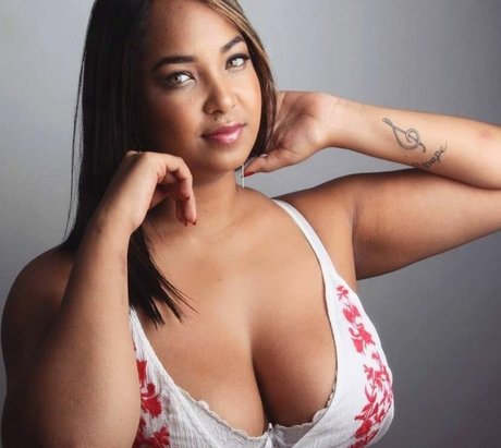 Magan Jade haut modèle collection