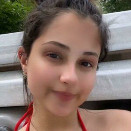 Cait ASMR jolie star du porno galerie