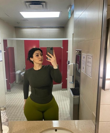 Zainaabb ab modèle sexy img