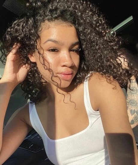 gemmateenie modèle hd image