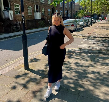 Sarah Anne Hooper mannequin photo