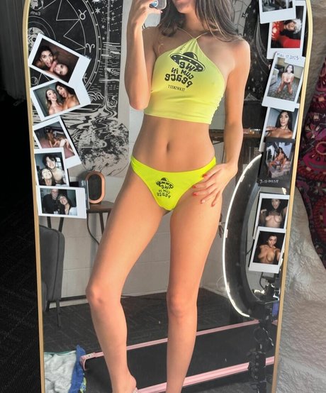 Aubry Babcock nus star du porno img