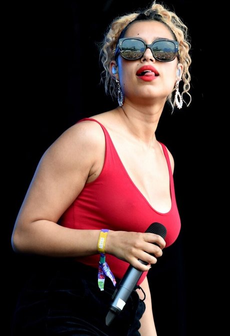 Raye star du porno sexy des photos