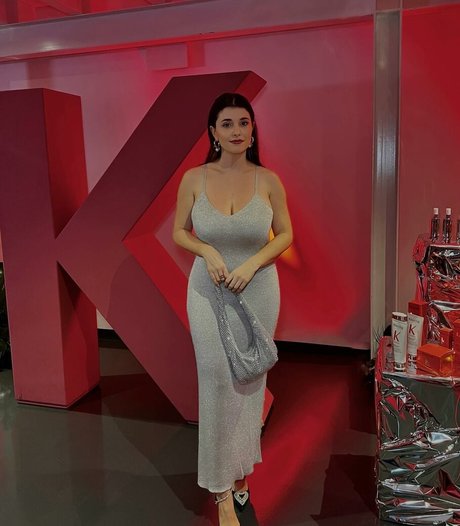 Carolina Neto étoile de l'art photos