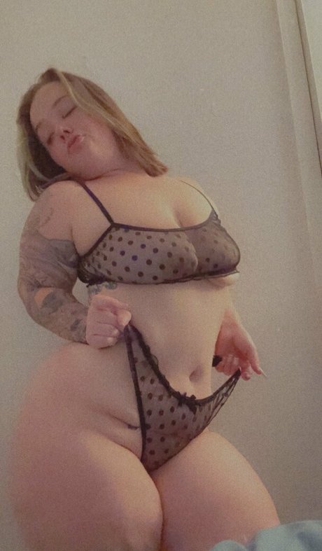 fans de nains à gros seins uniquement nus sexy image