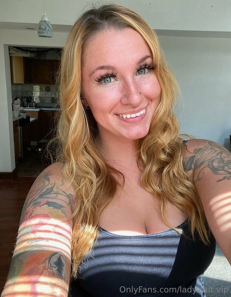 lady cait vip top star img