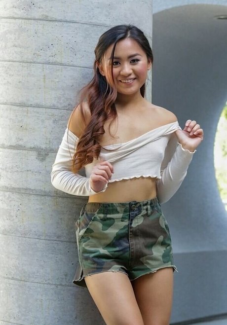 Elle Voneva modèle parfait image