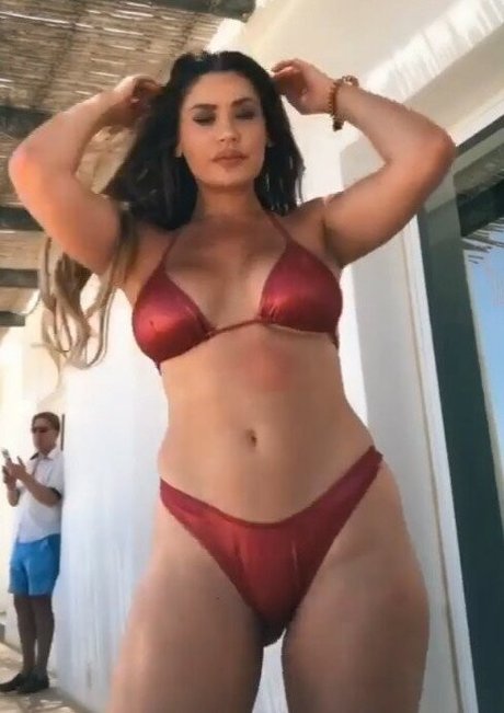 Ella Anastasiou star du porno belle des photos