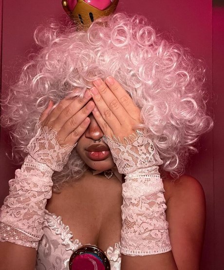 Eden s Garden ASMR actrice sexy photos