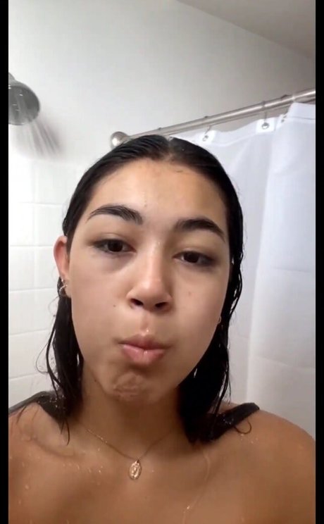 Kylin Milan star du porno gratuite photo