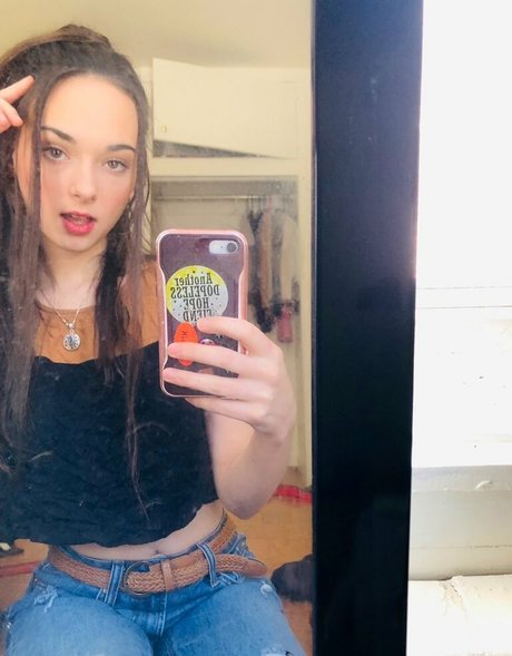 Emma Lilly actrice artistique galeries