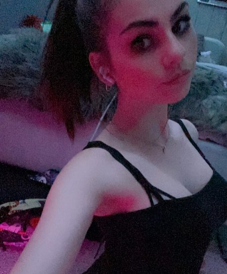 skyepastapins star du porno érotique img