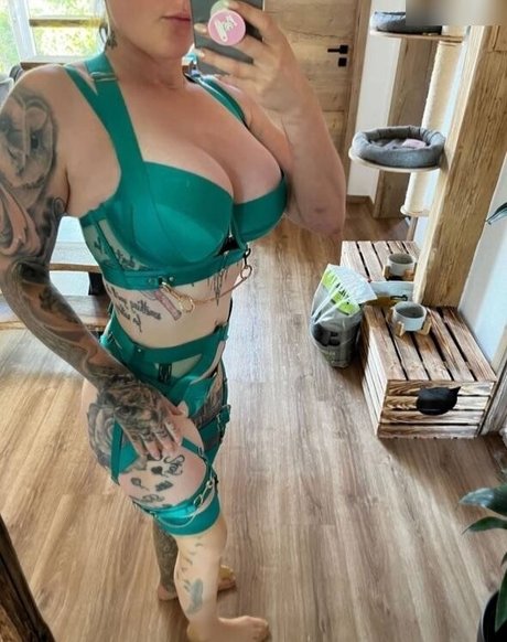 Little Princess Hedi star du porno gratuit images