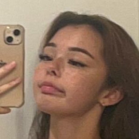 Carly Mai star du porno chaud image