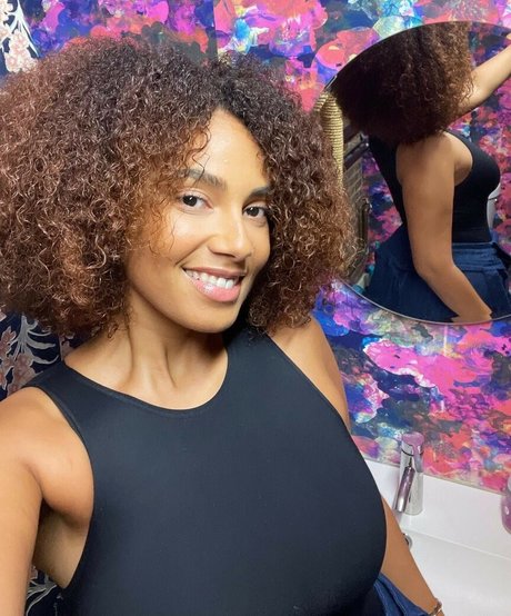 Shadia Ampadu actrice porno galerie