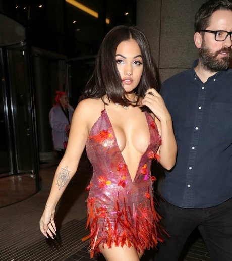 Mabel McVey étoile nue galerie