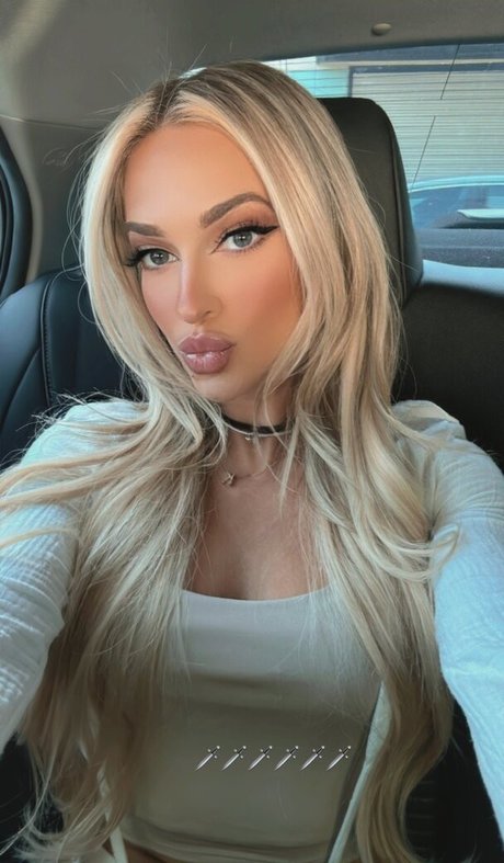 Karmen Petrovic meilleure star du porno galerie