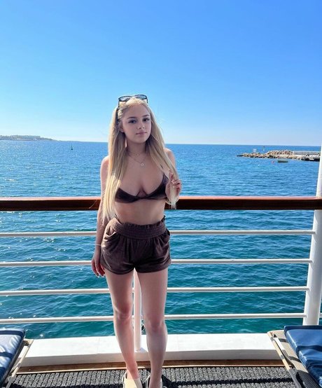 double branlette onlyfans jolie et gratuite photo