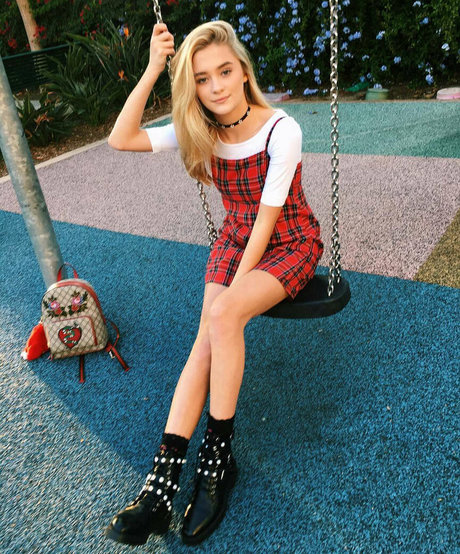 Lizzy Greene modèles nus image