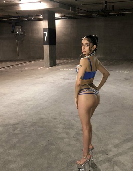 Sara Mariam haut de star du porno images