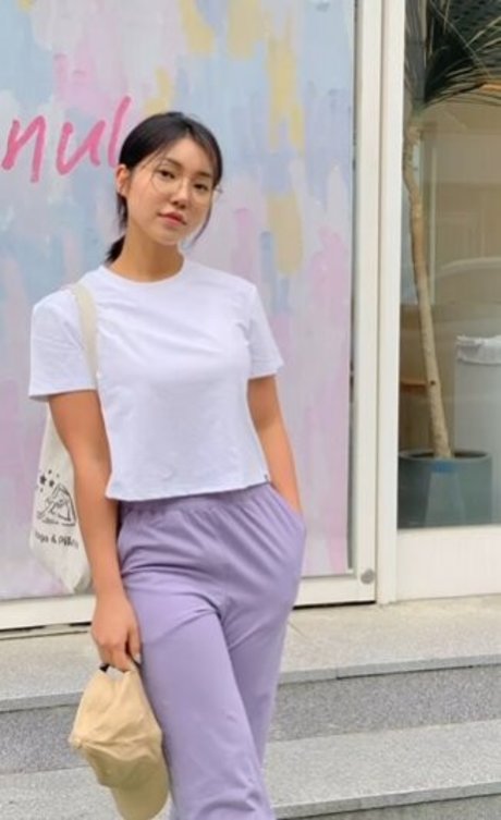 Beo Deul Jeong_ beau modèle galerie