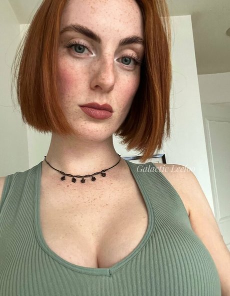 Galactic Leeloo modèle sexy galerie