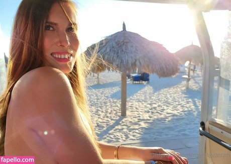 Ms Ella Vatrap art modèle image