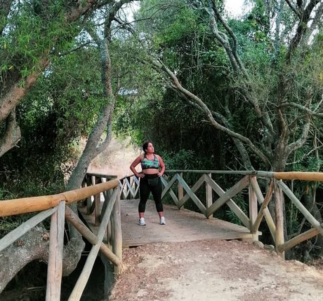 elviabombon haut modèle galerie