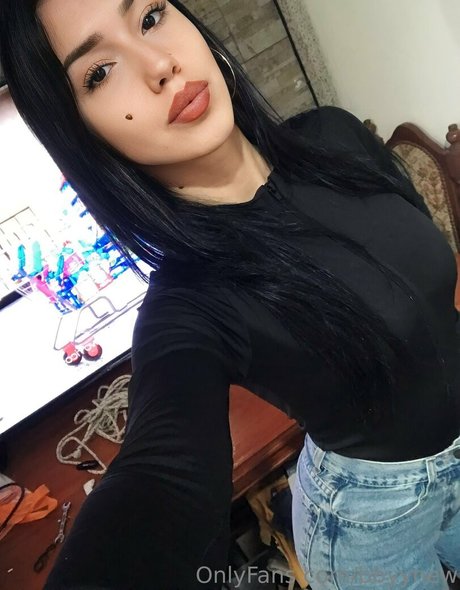 queenlatinna modèle sexy photos