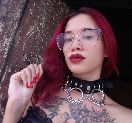 Carmimred jolie actrice archive