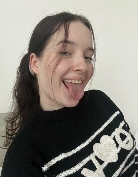 emy buns actrice exclusive img